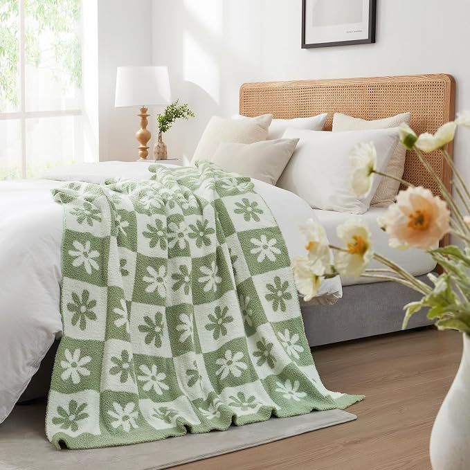 Snuggle Sac Checkered Blanket, Sage Green Flower Throw Blanket for Couch Plaid Microfiber Fluffy Warm Cozy Fuzzy Soft Throw Blanket Reversible Checkered Blankets for Sofa, Chair, Bed, 50x60 inches
