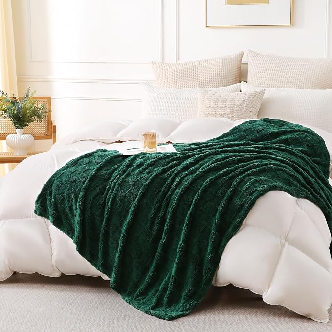 Dark Green Fleece Throw Blanket 50”×70”Checkered Design for Couch | Super Soft Cozy Plush Microfiber 3D Square Pattern Flannel Blanket for Sofa Bed Lightweight for Adults,Women