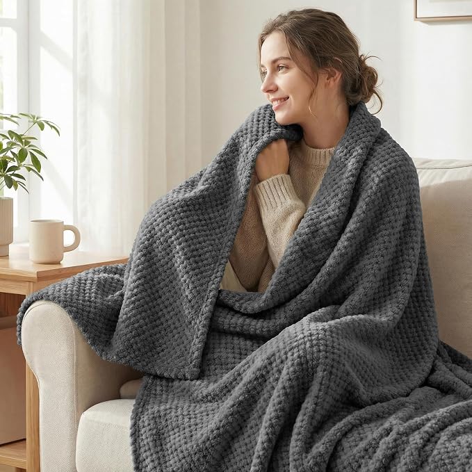 Exclusivo Mezcla Large Waffle Fleece Throw Blanket for Couch, Gray | Lightweight Soft Blanket for Sofa, Bed, Living Room, Plush Fluffy Throw for Home Decor, Travel, All Season, 50x70 Inches
