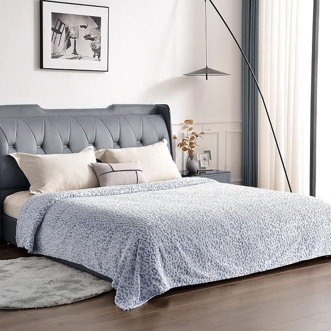 PLEASANT BOULEVARD | Leopard Throw Blanket Fleece, Premium Lightweight Cozy Warm Plush Microfiber Bedspread for Couch Sofa and Bed (Blue, Queen (90 x 90 inches))