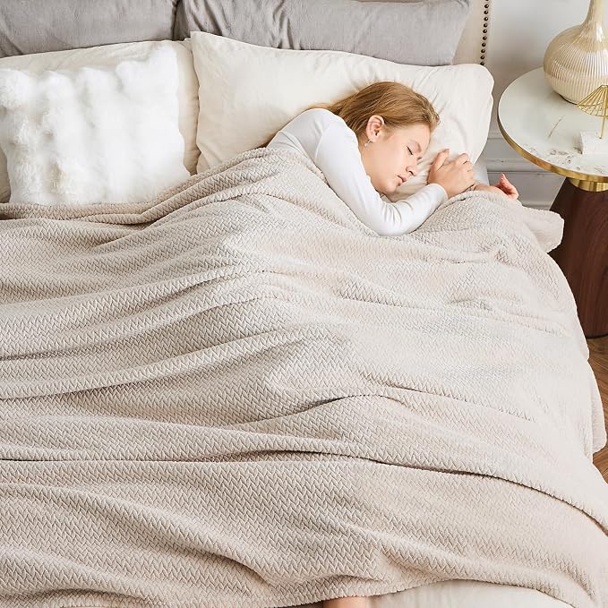 NEWCOSPLAY Fleece Leaves Pattern Queen Blanket, Linen, 90"x90" | Super Soft Throw Blanket, Lightweight Cozy Bed Sofa Blanket, Premium Silky Flannel Fleece, Travel Blanket for All Season Use