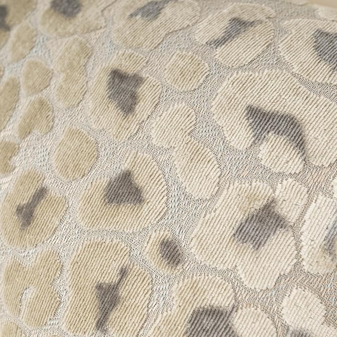 Alerfa Beige Floral Throw Pillow Cover 18 x 18 Inch Cut Velvet Sqaure Luxury Decorative Pillow Cover for Couch Living Room Bedroom