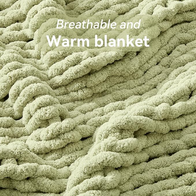 Negwoo Chunky Knit Throw Blanket, Knitted Throw Chenille Yarn, 40"*50" | Soft Thick Cable Knitted Blankets, Handmade Big Thick Blanket, Machine Washable Cute Comfy Blanket for Home Decor,Light green