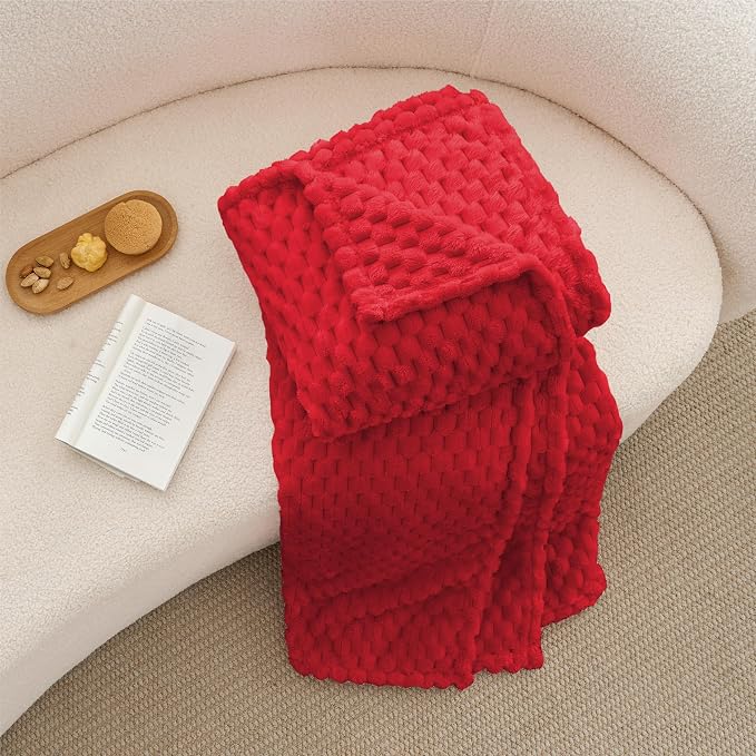 BEDELITE Red Throw Blanket for Couch, Soft Cozy Gifts for Women, 50 * 60 | 3D Jacquard Decorative Fleece Blanket, Super Soft Plush Throws, Cute Birthday Gift for Women & Men, Suitable for All Seasons