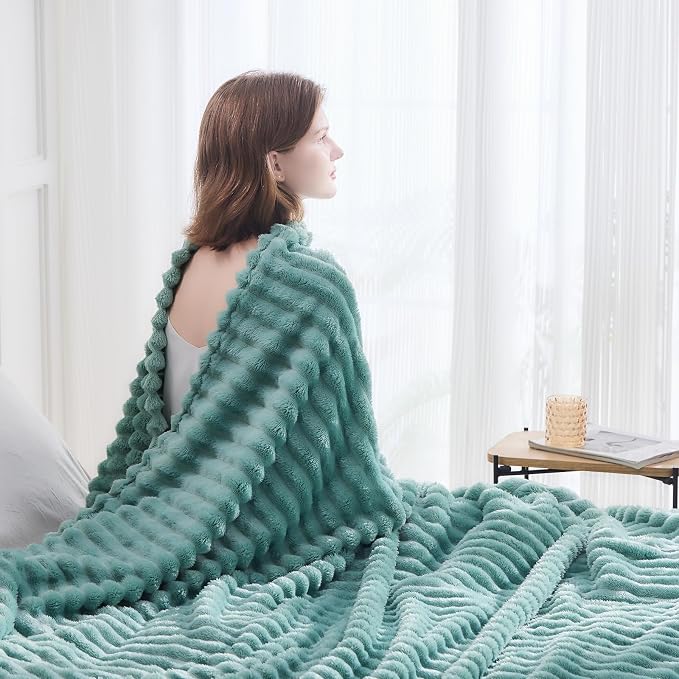 NEWCOSPLAY Fleece Ribbed Cozy King Blanket for Couch, Dusty Sage, 90"x110" | Premium Silky Flannel Blanket, Soft Lightweight Fluffy Throw Blanket for Bed Sofa Decor, Gift for All Season Use