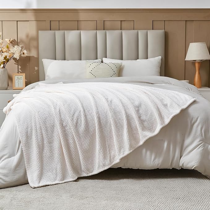 NEWCOSPLAY Fleece Leaves Pattern Queen Blanket, Ivory, 90"x90" | Super Soft Throw Blanket, Lightweight Cozy Bed Sofa Blanket, Premium Silky Flannel Fleece, Travel Blanket for All Season Use