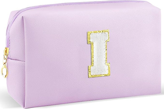 URSKYTOUS Gifts for Girls Initial Makeup Bag Personalized Cosmetic Bag with Zipper Cute Travel Toiletry Bag Waterproof PU Preppy Makeup Pouch Birthday Gift for Teen Girls Women(Purple I)