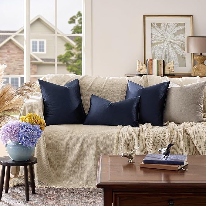 GIGIZAZA Navy Velvet Pillow Covers 20x20 Decorative Pillows Pack of 2 | Blue Throw Pillows for Couch Sofa,280gsm Soft Textured Fabric,Modern Square Pillowcases,Luxury Cushion Covers