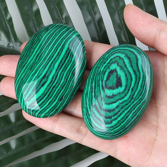 ZHIYUXI 2.4" Malachite Crystal Gemstones Crystals and Healing Stones Worry Stone Polished Stones Palm Stone Malachite Stone Energy Balancing Therapy Mediation 1PC