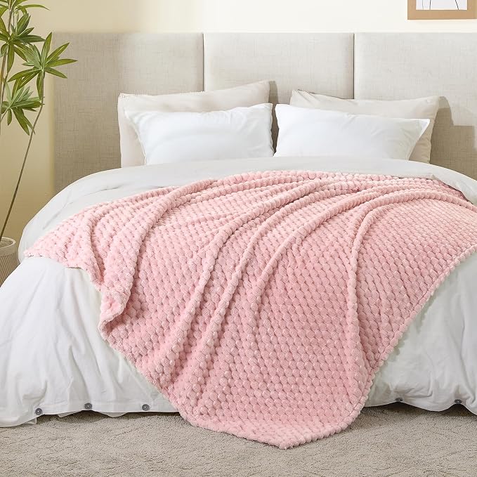 BEDELITE Pink King Blanket for Bed, Soft Cozy Gifts for Women, 108 * 90 | 3D Jacquard Decorative Fleece Blanket, Super Soft Plush Throws, Cute Birthday Gift for Women & Men, Suitable for All Seasons