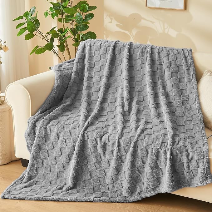 NEWCOSPLAY 3D Checkered Flannel Twin Blanket, Grey Checkered, 60"x80" | Super Soft Cute Lightweight Decorative Premium Silky Fleece Blanket for Couch Sofa Bed, Gift for Women Men, All Season Use