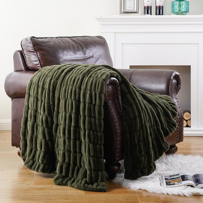 BATTILO Super Soft Faux Fur Throw Blanket for Couch, 50"x60", Double Side | Olive Green Throw Blanket, Bubble Blanket, Cozy Plush Warm Fluffy Faux Fur Blanket For Bed, Sofa Living Room