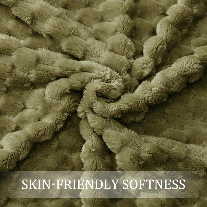 Exclusivo Mezcla 3D Fleece King Size Blanket for Bed, Olive Green | Extra Soft Fuzzy Plush Lightweight Bed Blankets, Cozy Fluffy Decorative Blankets for All Seasons, 90x104 Inches