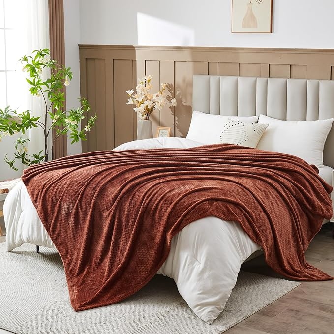 NEWCOSPLAY Fleece Leaves Pattern Queen Blanket, Coffee, 90"x90" | Super Soft Throw Blanket, Lightweight Cozy Bed Sofa Blanket, Premium Silky Flannel Fleece, Travel Blanket for All Season Use