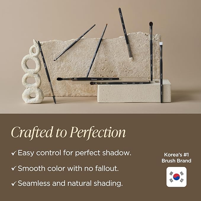 Piccasso 207A Eyeshadow Brush – Flat Rounded Eye Brush for Blending and Shading, Soft Bristles for Smooth Eye Makeup Application, Korean Eyeshadow Brush for All Eye Shapes