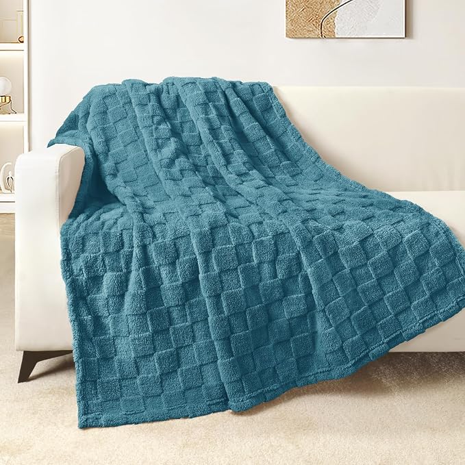 Exclusivo Mezcla 3D Checkered Fleece Throw Blanket for Couch, Slate Blue | Super Soft and Cozy Fluffy Throw, Lightweight and Breathable, Cute Fuzzy Blanket for Sofa, Home Decor, All Season, 50"x60"
