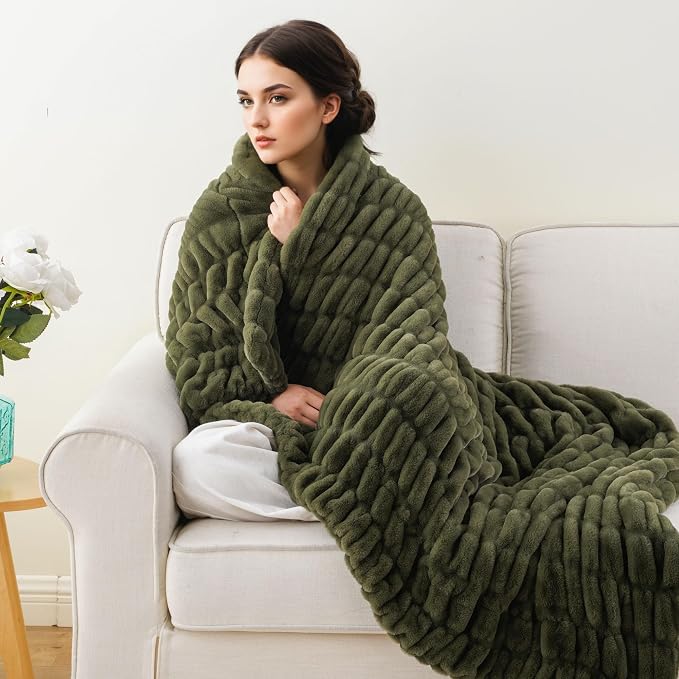 BATTILO Super Soft Faux Fur Throw Blanket for Couch, 50"x60", Double Side | Olive Green Throw Blanket, Bubble Blanket, Cozy Plush Warm Fluffy Faux Fur Blanket For Bed, Sofa Living Room