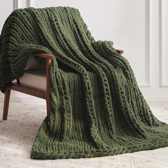 Negwoo Chunky Knit Throw Blanket, Knitted Throw Chenille Yarn, 60"*80" | Soft Thick Cable Knitted Blankets, Handmade Big Thick Blanket, Machine Washable Cute Comfy Blanket for Home Decor, Green