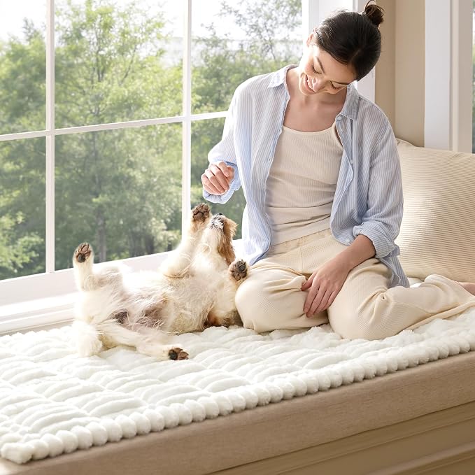 Bedsure Comfyfleece™ Couch Covers for Dogs, Sofa Cover, 23.6 x 47 White | Non-Slip, 300gsm Thick Quilted Padding, Ultra-Soft Corduroy Flannel, Machine Washable, for Chair, Small Loveseat, Bay Window