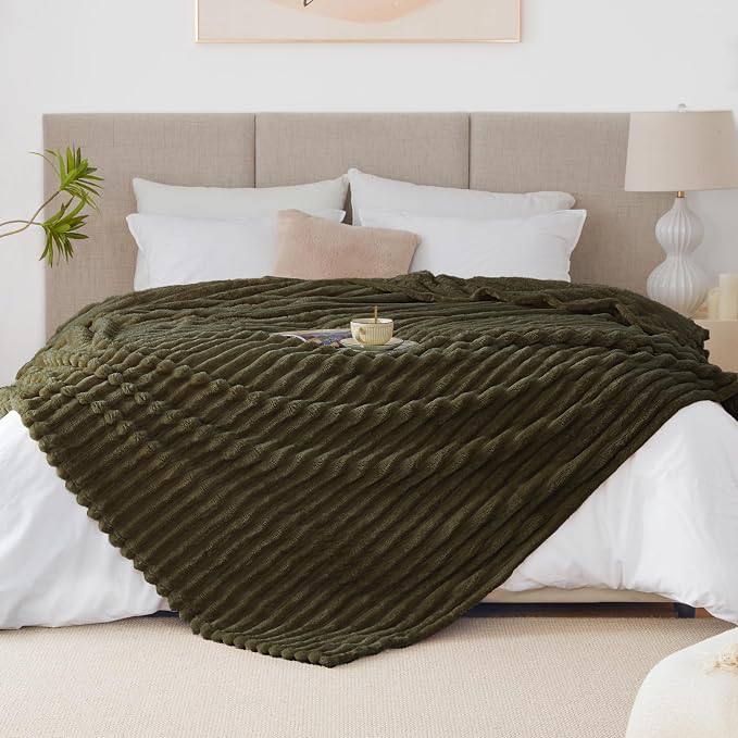 EXQ Home Fleece Blanket Queen Size for Couch or Bed - 3D Stripe Jacquard Decorative Blankets - Cozy Soft Lightweight Fuzzy Flannel Blanket Suitable for All Seasons(90"×90",Dark Green)