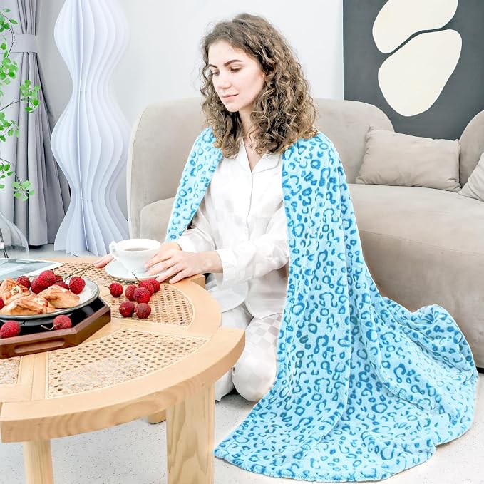 Blue Gifts for Women, Blue Throw Blanket for Couch Bed, Soft Warm Fleece Throw Blanket, Fluffy Fuzzy Plush Cozy Blanket, Light Sky Blue Throw Blankets, Microfiber Lightweight Warm Blanket, Home Decor
