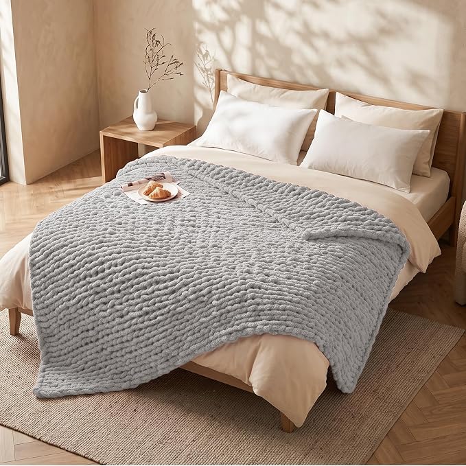 L'AGRATY Chunky Knit Throw Blanket for Couch, 50'' x 70'' Knit Throw, Grey | Handmade Chenille Crochet Blanket for Sofa Bed, Thick Cable Knitted Blankets for Room Home Decor, Birthday Gift for Women Mom