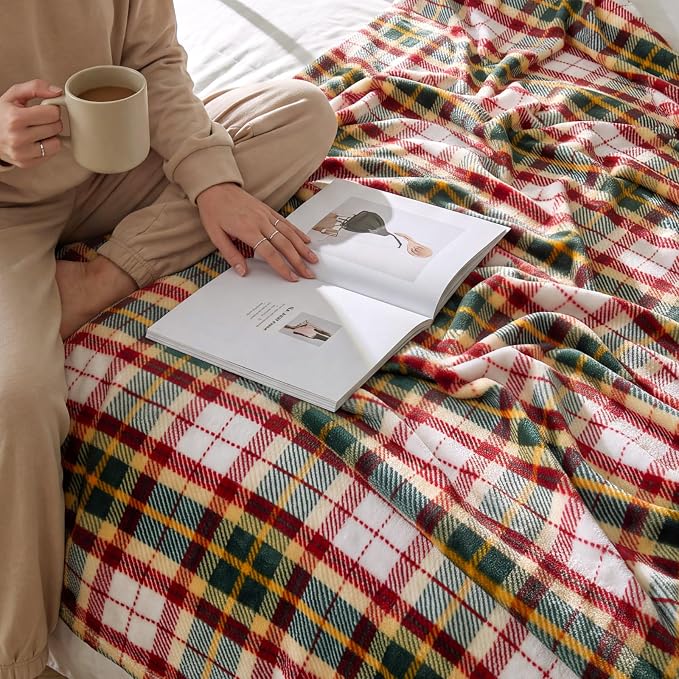 BEDELITE Plaid Fleece Throw Blanket, Christmas Tartan 50x60 Inches | 100% Polyester Microfibe, Soft Cozy, Lightweight Warm, Classic Plaid Pattern, Room Decor, Machine Washable, for Couch Bed