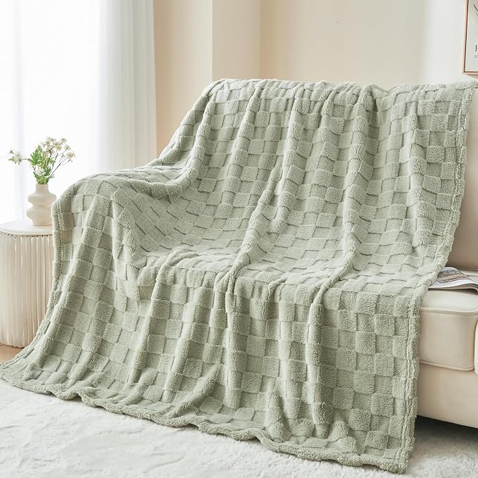 NEWCOSPLAY 3D Checkered Flannel Twin Blanket, Sage Green, 60"x80" | Super Soft Cute Lightweight Decorative Premium Silky Fleece Blanket for Couch Sofa Bed, Gift for Women Men, All Season Use