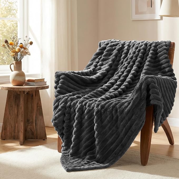 HIMEET Charcoal Grey King Blanket for Bed, 300GSM Ribbed Fleece, 108 x 90 | Ultra Soft Flannel, All-Season Lightweight Warmth, Generous Bed Coverage & Home Decor, Gift for Men & Women, Machine Washable