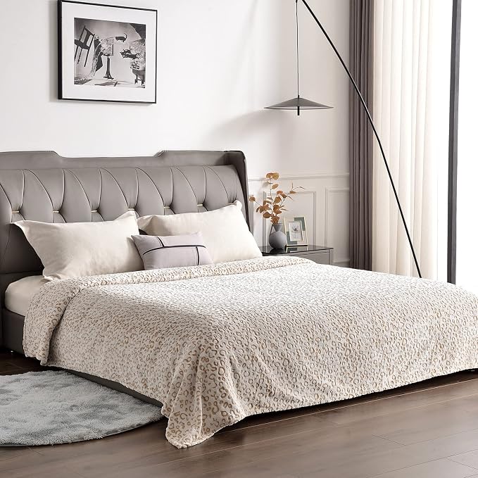 PLEASANT BOULEVARD | Leopard Throw Blanket Fleece, Premium Lightweight Cozy Warm Plush Microfiber Bedspread for Couch Sofa and Bed (Brown, Twin (60 x 80 inches))