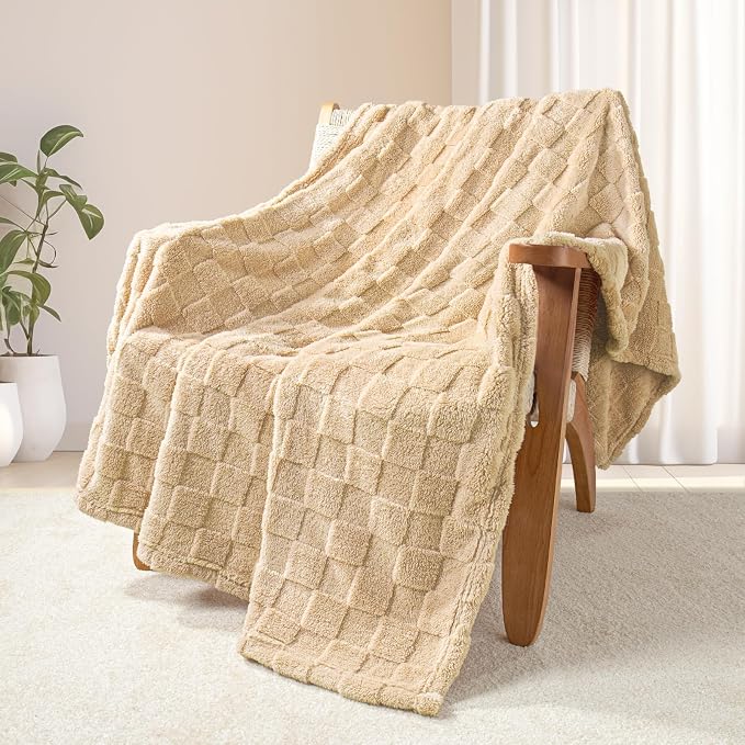 Exclusivo Mezcla 3D Checkered Fleece Throw Blanket for Couch, Camel | Super Soft and Cozy Fluffy Throw, Lightweight and Breathable, Cute Fuzzy Blanket for Sofa, Home Decor, All Season, 50"x60"
