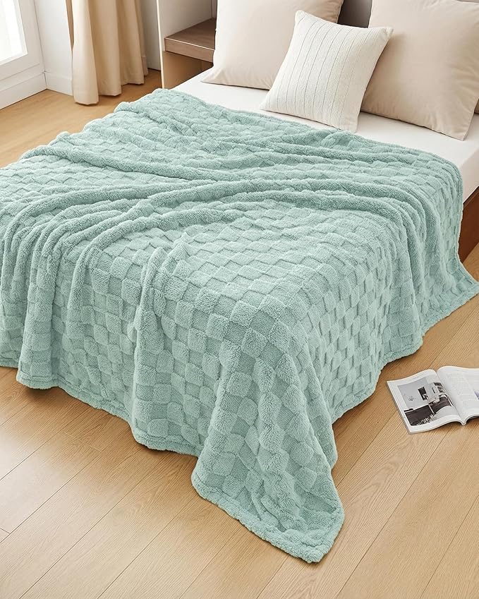 Utopia Bedding Plush Checkered Fleece Blanket Sage Green Throw (50x60 Inch) | Soft, Cozy, Couch, Bed, Home Decor, Travel Friendly, Throws, Gift for Women and Men