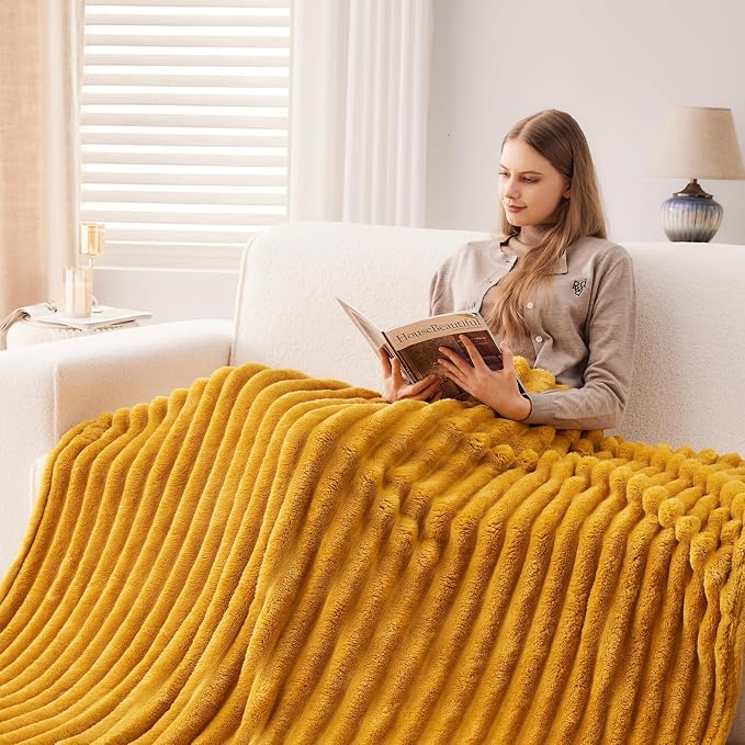 NEWCOSPLAY Fleece Ribbed Cozy King Blanket for Couch, Yellow, 90"x110" | Premium Silky Flannel Blanket, Soft Lightweight Fluffy Throw Blanket for Bed Sofa Decor, Gift for All Season Use