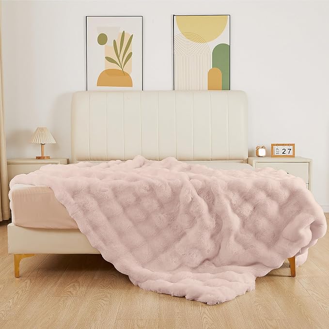 ORINOVA Pink Fluffy Blanket Queen Size 90x90 Faux Fur Soft Furry Blanket for Bed Couch Cozy Fuzzy Throw Queen Blankets for Bedroom Home Decor 1000 GSM