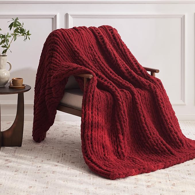 Negwoo Chunky Knit Throw Blanket, Knitted Throw Chenille Yarn, 40"*50" | Soft Thick Cable Knitted Blankets, Handmade Big Thick Blanket, Machine Washable Cute Comfy Blanket for Home Decor, Red