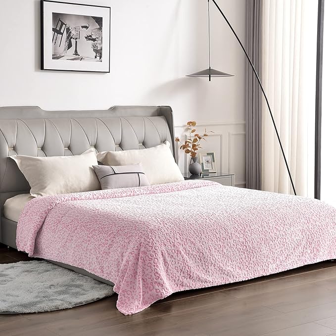 PLEASANT BOULEVARD | Leopard Throw Blanket Fleece, Premium Lightweight Cozy Warm Plush Microfiber Pink Blanket for Couch Sofa and Bed (Pink, Twin (60 x 80 inches))