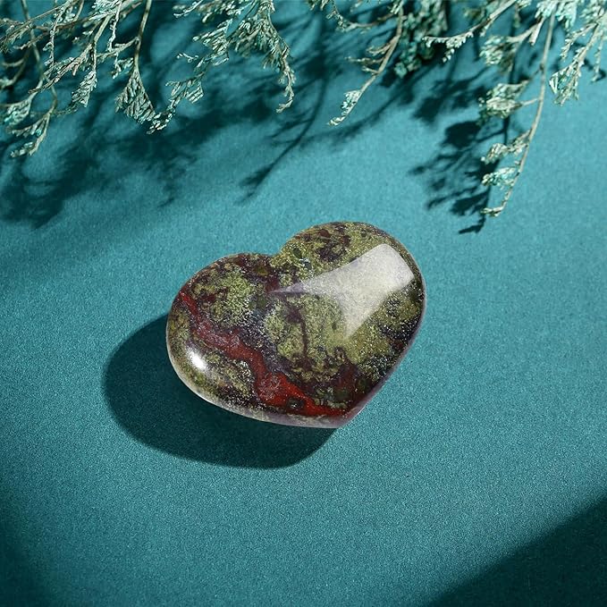 MAIBAOTA 45 mm Bloodstone Crystals Stones Heart Love Crystal Valentines Gifts for Herfriend Wife Palm Stone Reiki Crystal Gemstone Worry Stones for Anxiety