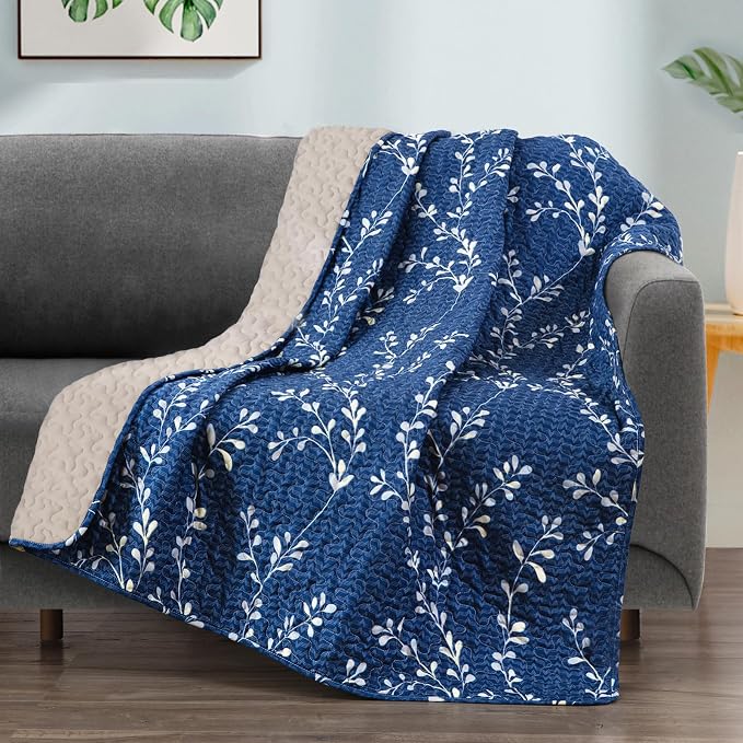 Exclusivo Mezcla Reversible Floral Quilted Throw Blanket, 50"x 60" | Lightweight Summer Quilt Throw, Designed for Bed/ Couch/ Sofa, Navy Blue Vintage Pattern