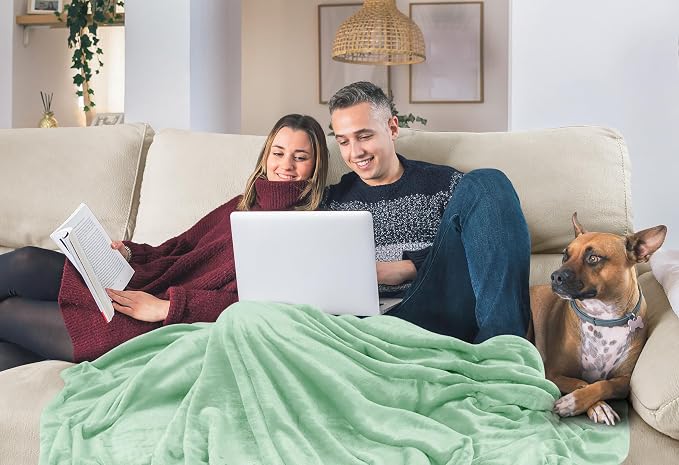 Utopia Bedding Soft Fleece Bed Blanket King Size Mint Green (90x102 Inch) | Microfiber Plush Warm Lightweight Breathable Cozy Blanket Anti-Static, All Season Use, Gift for Women and Men