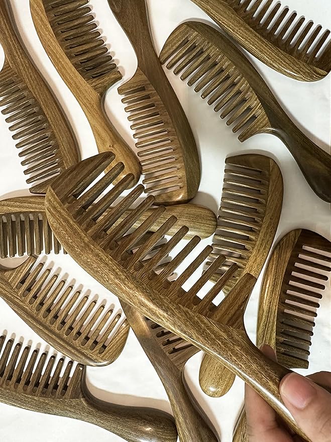 Yuutbiu Green Sandalwood Wide Tooth Hair Comb with Handle - Detangling Brush for Curly/Coily Hair, Split Ends Repair & Gentle Scalp Care (Anti-Static Wooden Design)
