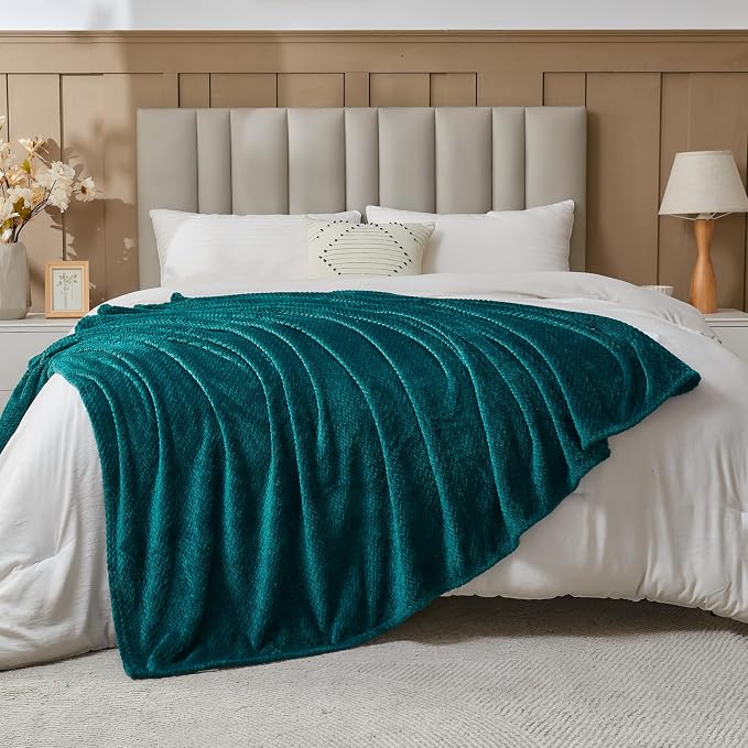 NEWCOSPLAY Fleece Leaves Pattern King Blanket, Dark Teal, 90"x110" | Super Soft Throw Blanket, Lightweight Cozy Bed Sofa Blanket, Premium Silky Flannel Fleece, Travel Blanket for All Season Use
