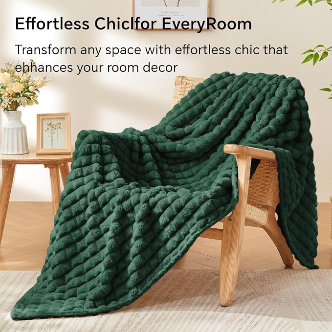 BEDELITE Emerald Green Fleece Twin Throw Blanket for Bed, 60x80 Inch | Soft Warm Fuzzy Fluffy Blanket for Couch Sofa, Lightweight Plush Cozy Throws for Home Room Decor, Gift for Women, All Season