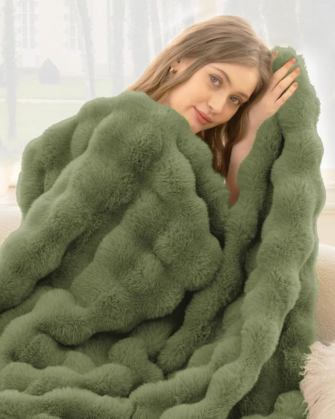 Ultra Soft Cozy Faux Fur Throw Blanket, Fuzzy Plush Thick Bubble Blanket, Oversize Luxury Fluffy Blanket for Couch, Sofa, Bedroom, and Living Room,50x60 Inches,Green