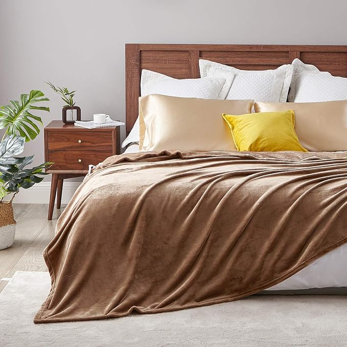 Hansleep Throw Camel Fleece Blanket, Soft Flannel Bed Blanket | Fuzzy Cozy Blanket 50x60 Inches, Multi-use for Bed, Sofa, Couch, Travel, Camping, All Season Warm Lightweight Cover