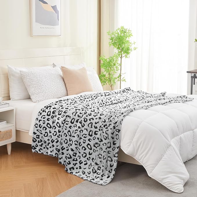 Flannel Cheetah Print Throw Blanket, 60 x 80 Inches, Black Leopard | Lightweight Super Soft Cozy Plush Fleece Blanket for Women