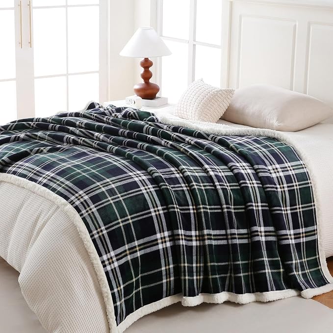 PU MEI Sherpa Fleece Throw Blanket 80" x 90" Reversible Plush Fluffy Large Big Blanket Lattice Flannel Blankets for All Season Use,Dark Green Check