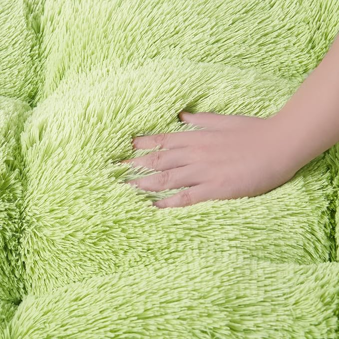 EHEYCIGA Fluffy Dog Crate Bed for Medium Dogs, Plush Crate Pad, Green | Calming Anti Anxiety Medium Dog Bed, Washable Soft Warm Faux Fur Crate Mat with Non-Slip Bottom