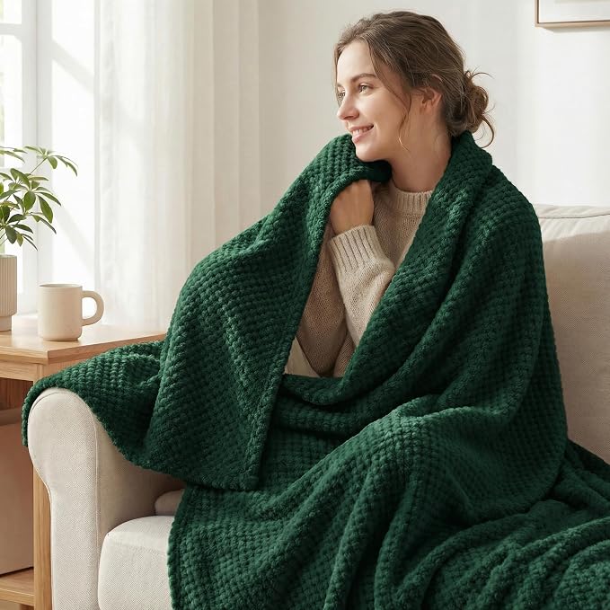 Exclusivo Mezcla Soft Waffle Fleece Bed Blanket Twin XL Size, Green | Lightweight Plush Blanket for Bed, Couch, Sofa, Cozy Fluffy Design for Bedroom, Guest Room, All Season, 90x66 Inches