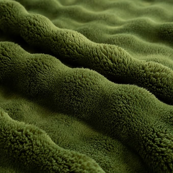 YUSOKI 3D Fleece Bubble Throw Blanket,Olive Green, 50"x60" | Ultra Soft, Non-Shedding, Lightweight for All Season Use, stays fluffy after repeated washes, Perfect Gifts, Machine Washable