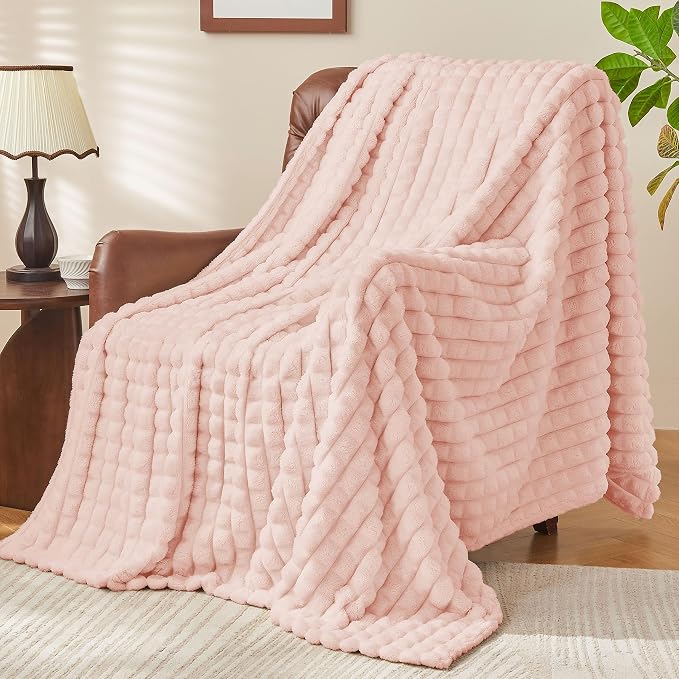 BEDELITE 3D Checked Pink Fleece Throw Blanket for Couch, 50x60 Inches | Soft Warm Fuzzy Fluffy Blanket for Bed Sofa, Lightweight Plush Cozy Blankets for Home Room Decor, Gift for Women, All Season